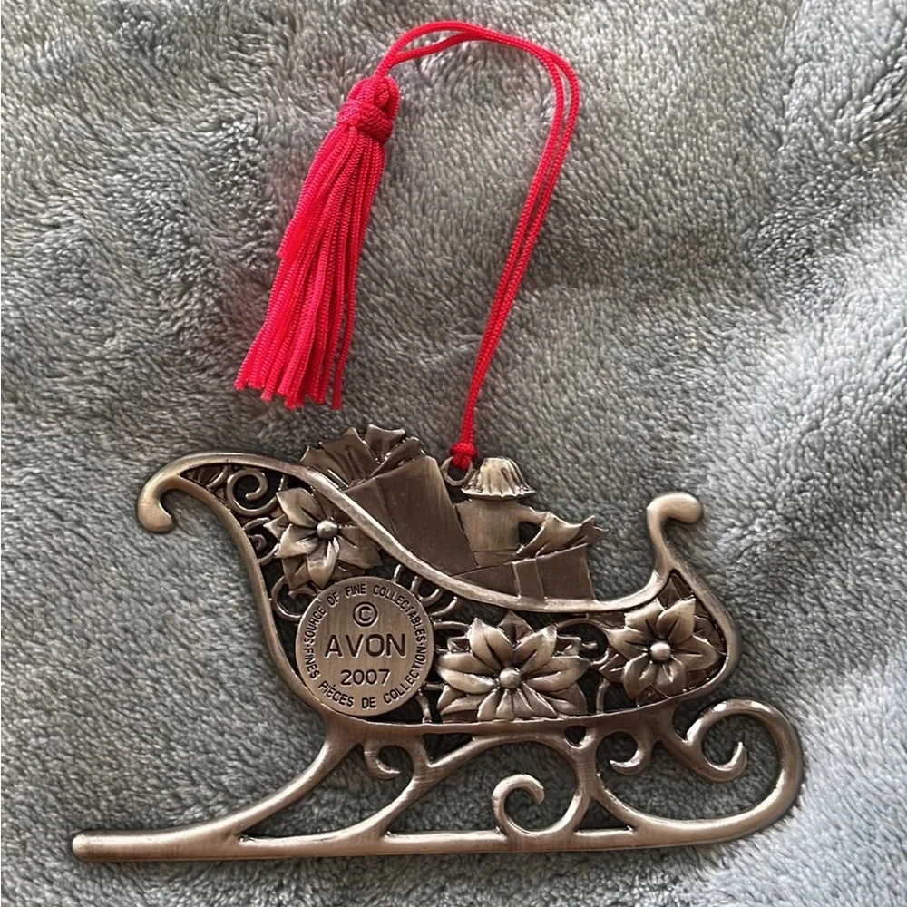 Avon 2007 Collectible Christmas Ornament